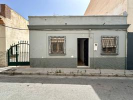 Casa en venta en Motril, C-Divina Pastora, 28. photo 0