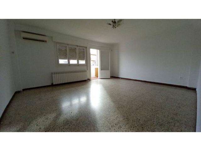 Venta de piso en La Almunia de Doña Godina photo 0