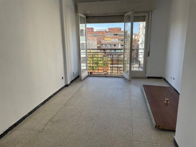 Venta de un piso en L'Hospitalet de Llobregat photo 0