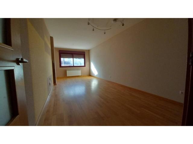 Venta de un piso en La Muela photo 0