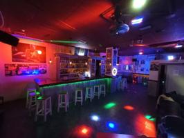 TRASPASO DE LOCAL CON LICENCIA DE PUB EN ZONA UNIVERSITARIA photo 0