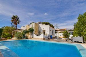 VILLA INDEPENDIENTE EN ORIHUELA COSTA( LA ZENIA) CON PISCINA PRIVADA. photo 0