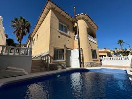 VILLA DE ESTILO MEDITERRANEO CON PISCINA PRIVADA. 4 DORM. 2 BAÑOS EN ORIHUELA COSTA ( ALICANTE ) photo 0