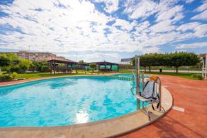 BUNGALOW EN PLANTA BAJA DE 3 DORMITORIOS CON PISCINA COMUNITARIA - ZONA TORREVIEJA - photo 0