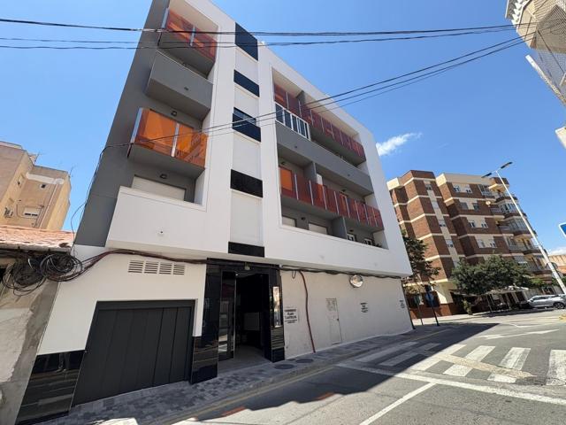 APARTAMENTO DE 2 DORMITORIOS 1 BAÑO EN CENTRO DE TORREVIEJA photo 0