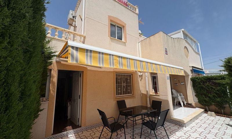 ADOSADO DE 3 DORMITORIOS 2 BAÑOS EN TORREVIEJA ( LOS BALCONES ) photo 0