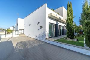 VILLA DE 4 DORMITORIOS 3 BAÑOS EN CAMPO AMOR ( ORIHUELA COSTA ) photo 0