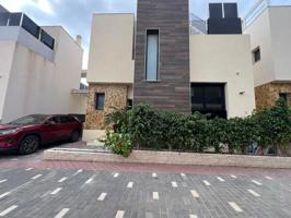 VILLA DE LUJO EN LOMAS DE CABO ROIG CON PISCINA PRIVADA Y PARCELA DE 200 M2. 3 DORM. 3 BAÑOS. photo 0