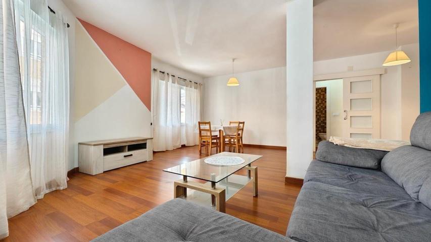 ¡APARTAMENTO A 300 METROS DE PLAYA CON 3 DORM. Y UN MONTÓN DE FRESCURA! 🌊🏖️ photo 0
