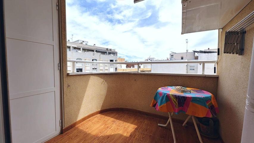 APARTAMENTO A 400 METROS DE PLAYA CON 79 M2. 2 DORM. 1 BAÑO EN TORREVIEJA photo 0