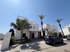 CHALET DE 3 DORMITORIOS 2 BAÑOS EN LAS RAMBLAS DEL CAMPO DE GOLF EN ORIHUELA COSTA photo 0