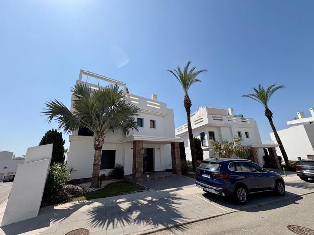 CHALET DE 3 DORMITORIOS 2 BAÑOS EN LAS RAMBLAS DEL CAMPO DE GOLF EN ORIHUELA COSTA photo 0