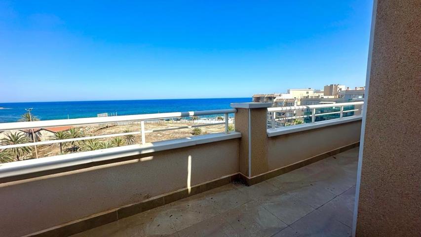 ÁTICO CON VISTAS AL MAR EN TORREVIEJA CON GRAN TERRAZA Y SOLARIUM PRIVADO. 2 DORM. 2 BAÑOS. photo 0