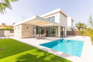 VILLA DE 3 DORMITORIOS Y 3 BAÑOS EN ORIHUELA COSTA (LOMAS DE CABO ROIG) photo 0