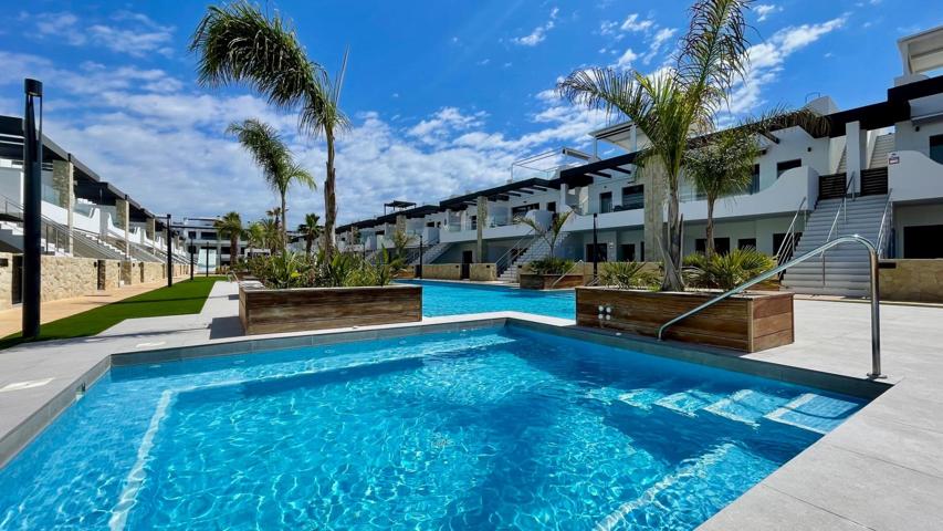 Bungalow de 3 dormitorios 2 baños en Punta Prima! 🌊🏡 (Orihuela Costa) photo 0