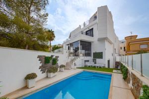 VILLA DE LUJO DE 3 DORMITORIOS 4 BAÑOS EN ORIHUELA COSTA (ALICANTE) photo 0
