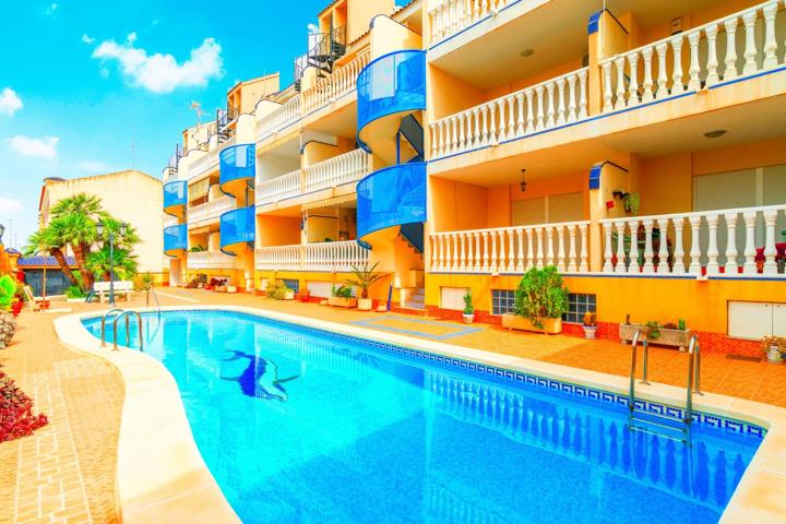 APARTAMENTO 2 DORMITORIOS ORIENTADO AL SUR CON GARAJE Y TRASTERO FRENTE A ZONAS DEPORTIVAS Y PISCINA photo 0