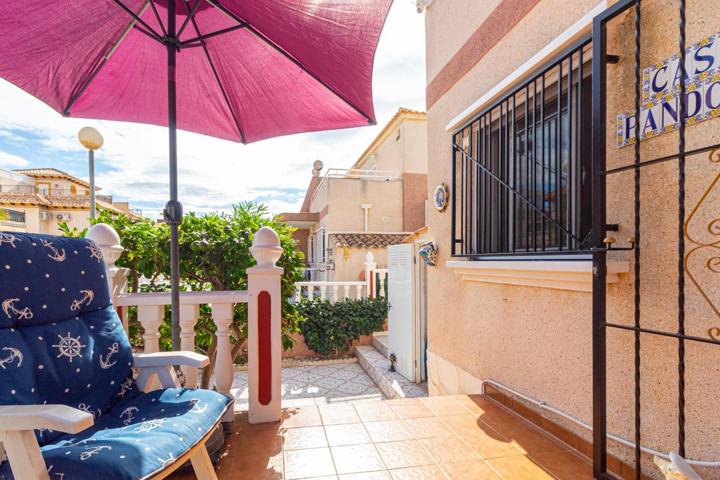 Adosado de 3 dormitorios 2 baños en Orihuela costa ( Cabo Roig )¡Tu nuevo hogar en Cabo Roig te espera! 🌞🏡 photo 0