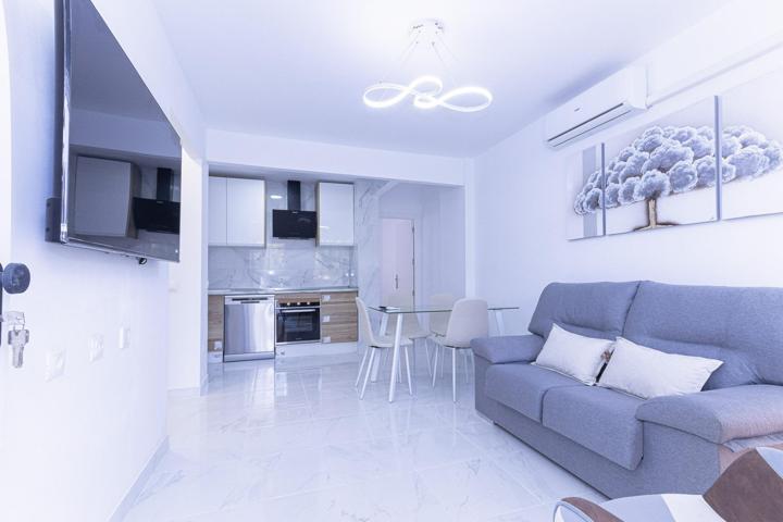 APARTAMENTO DE 2 DORMITORIOS CON PISCINA COMUNITARIA EN TORREVIEJA (ALICANTE) photo 0