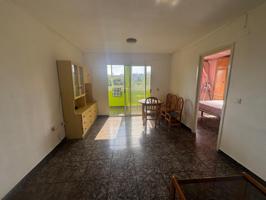 APARTAMENTO DE 3 DORMITORIOS Y 1 BAÑO EN TORREVIEJA photo 0