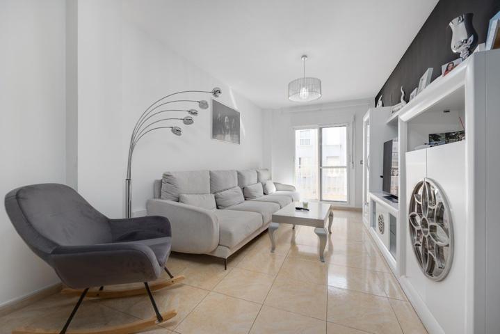 APARTAMENTO DE 3 DORMITORIOS 2 BAÑOS EN TORREVIEJA photo 0