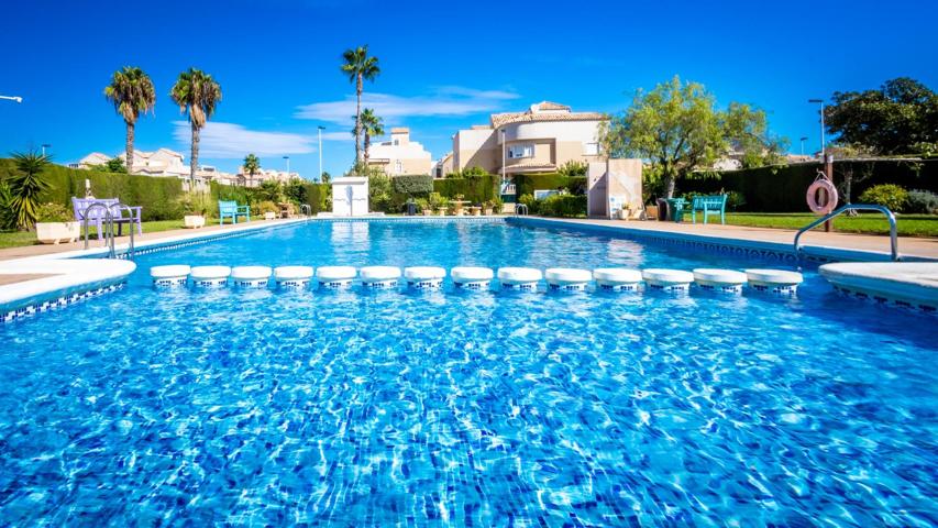 🌞 Encantador chalet independiente en Urb. Baños de Europa – Torrevieja 🌴 photo 0
