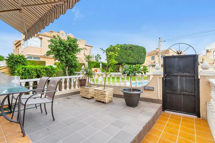 Dúplex en Torrevieja (Torreblanca) de 2 dormitorios + 2 baños con jardín, solárium y piscina comunitaria photo 0