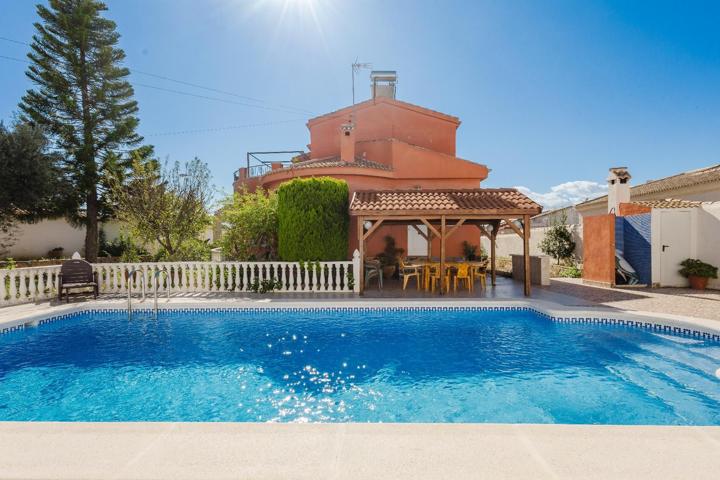 Chalet de 5 dormitorios 3 baños en Torrevieja  ( la Siesta )Tu Oasis Mediterráneo en Torrevieja 🏡✨ photo 0