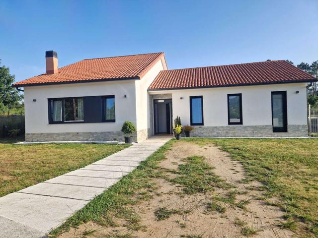 Casa En venta en Brión photo 0