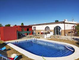 Chalet en venta Urbanización Las Palmas, Carmona, Sevilla. photo 0