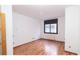 Piso en venta en Mollet photo 0