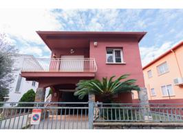 Casa en venta en Mollet photo 0
