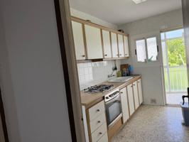 Piso en venta en Mollet photo 0