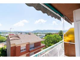 Piso en venta en Parets photo 0