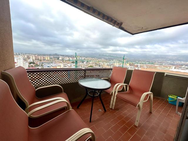 Apartamento en Las Palmeras con maravillosas vistas al mar y la montaña photo 0