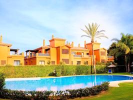 Elegante Apartamento en Planta Baja con Jardín Privado en la Prestigiosa Urbanización Estepona photo 0