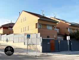 Unifamiliar Separadas En venta en Paracuellos De Jarama photo 0