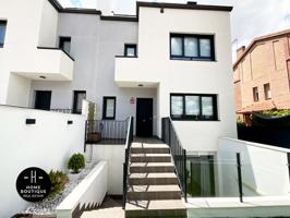 Villa En venta en Timón, Madrid photo 0