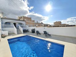 Casa Adosada Renovada con Piscina, Garaje y Vistas al Sol Mediterráneo photo 0