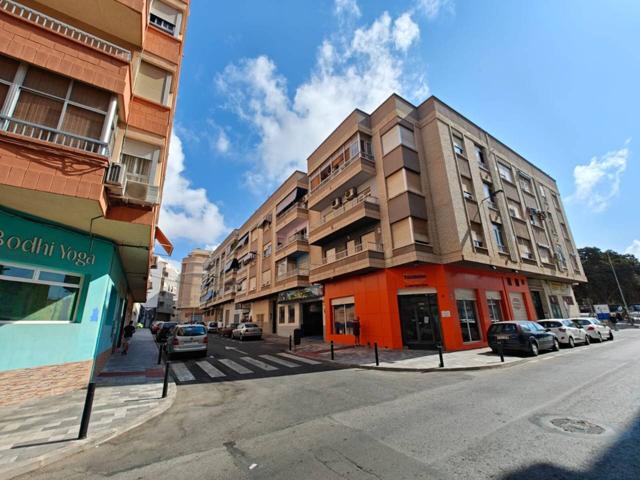 🏡✨ ¡Gran Piso Céntrico! 120 m² de Luz, Espacio y Rentabilidad Asegurada en Torrevieja ✨📍 photo 0