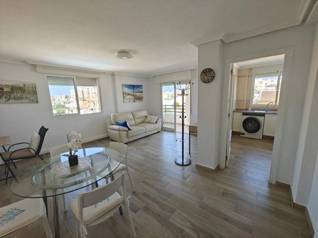 Piso en venta en Torrevieja photo 0