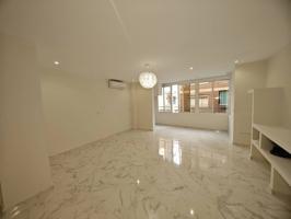 PISO DE 110 m² TOTALMENTE REFORMADO – CENTRO DE TORREVIEJA photo 0