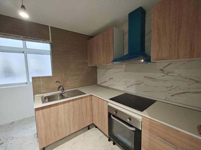 PISO DE 110 m² TOTALMENTE REFORMADO – CENTRO DE TORREVIEJA photo 0