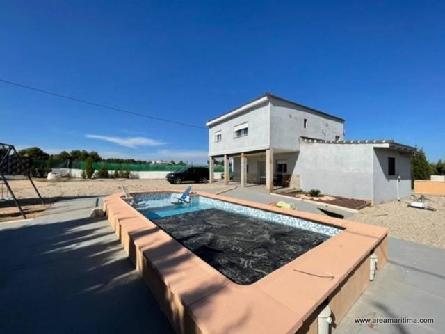 Venta de chalet de 2 plantas con piscina privada en Urb. Vinya Malata, Turís (Valencia). photo 0
