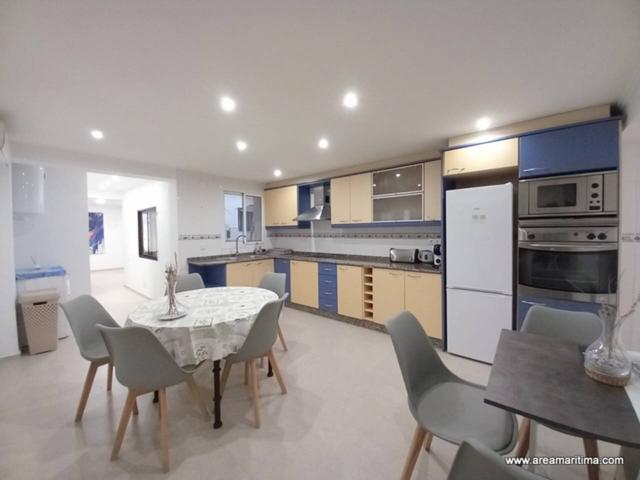 Venta de piso en planta baja, reformada con 3 habitaciones, baño y aseo, junto a la playa de la Malvarrosa (Valencia). photo 0