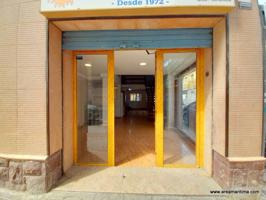 Alquiler de local comercial – Esquinero y con dos alturas junto a la Avenida de los Naranjos (La Malvarrosa, Valencia) photo 0