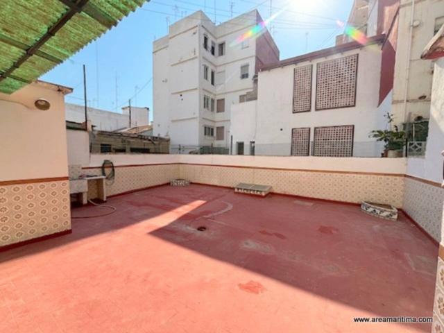 Venta de piso con una terraza de 60 m² en el corazón del Cabanyal (Valencia), espacio, autenticidad y futuro a tu alcanc photo 0