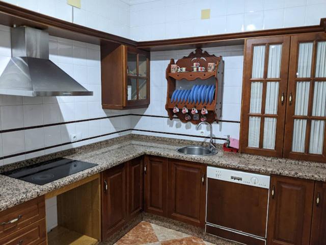 Chalet adosado en venta en Lepe photo 0