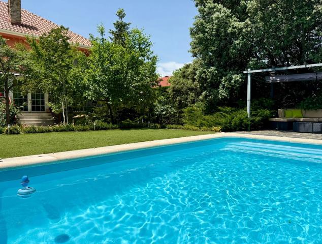 Casa En venta en Calle Flor De Los Almendros, Mojadillas - Parque De Las Infantas - El Paraiso, Valdemorillo photo 0