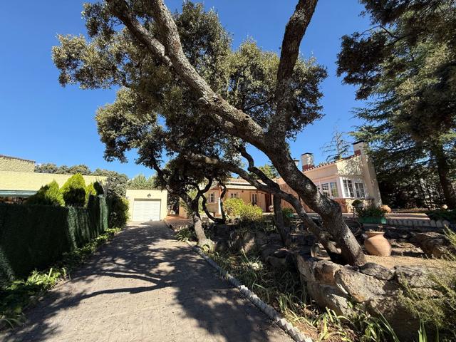 Casa En venta en Calle Castillo De Butrón, Cerro Alarcón, Valdemorillo photo 0